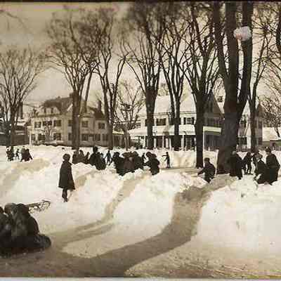 Skating on the Mall