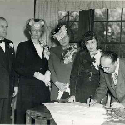 Unidentified people at Harold & Priscilla Eames's wedding