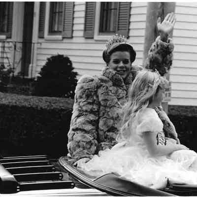 State and Child Queen in Brunswick's 250th Anniversary Parade