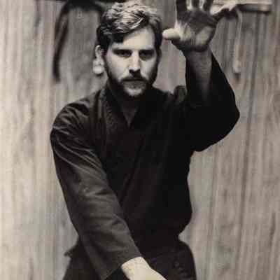 A photo view of Bruce Hays.