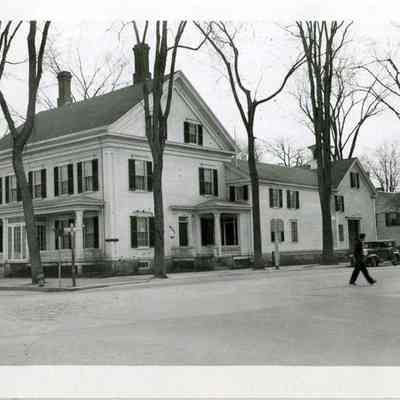 Dr. Elliott's House, Pleasant and Maine Streets, 1939.