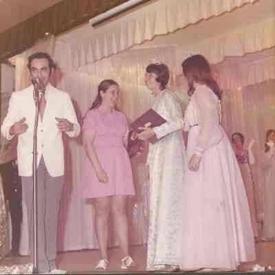 Gene Gagne telling Barbara, Doris and Sharon