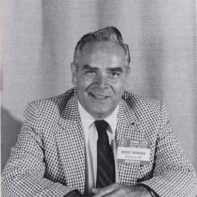 A photo view of Dr. Robert R. Monahan, Veterinarian.
