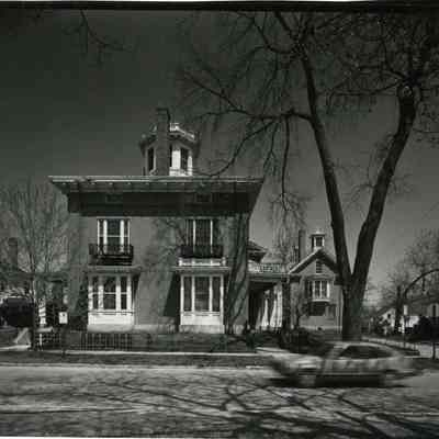 A photo of the Skolfield-Whittier House.