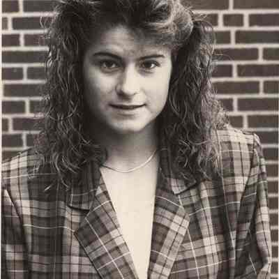 A photo view of a young woman. 6/2/1992.