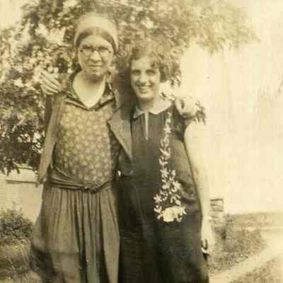 A photo of E. Libby & M. Thomas.