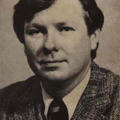 A photo view of Dr. Richard E. Morgan. 6/24/1975.