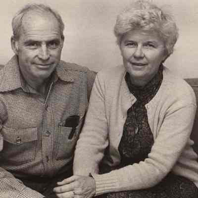 A photo view of Joan & Doc Phillips. 12/23/1985.