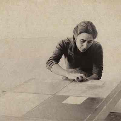 A photo view of Kathy Bradford.