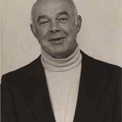 A photo view of Guy Johnson.