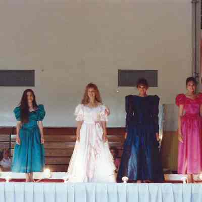 Mara Kane, Michele Byras, Courtney Garrison and Charity Edwards doing quater turns.