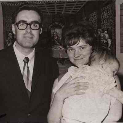 A photo view of Mr. & Mrs. Don Woodman.