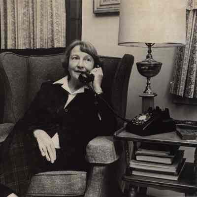 A photo view of Evelyn Hutchins. 10/27/1980.