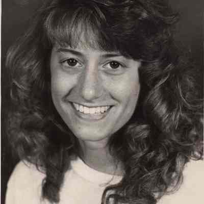 A photo view of Jenna Barbour.