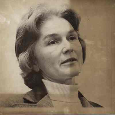 A photo view of Marilyn Dwyer.