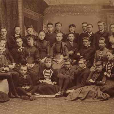 A photo of Brunswick Grammar School Class of 1890.