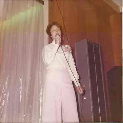 Louise Caron singing