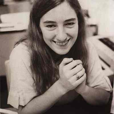 A photo view of Anne T. Carver.