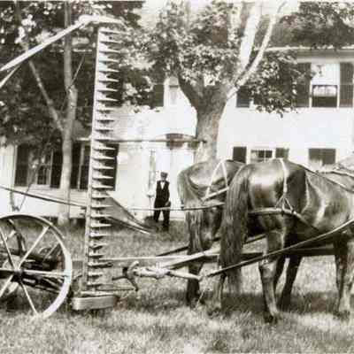 A photo of Thomas Skolfield's farm. 7/1918.