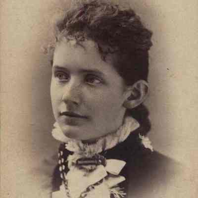A photo of a woman.