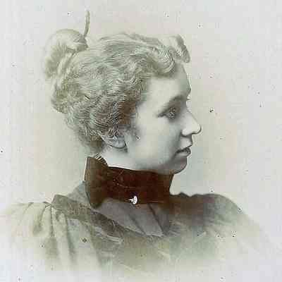 Clara Thomas