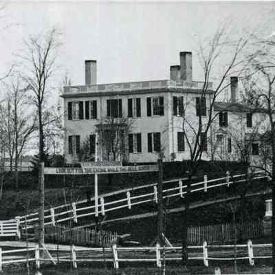 A photo of the David Dunlap House. C. 1815-17.