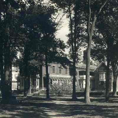 The Skolfield-Whittier House from the Brunswick Mall