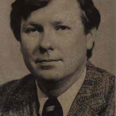 A photo view of Dr. Richard E. Morgan. 3/25/1975