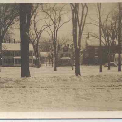 Postcard of 169-173 Park Row viewed through Mall