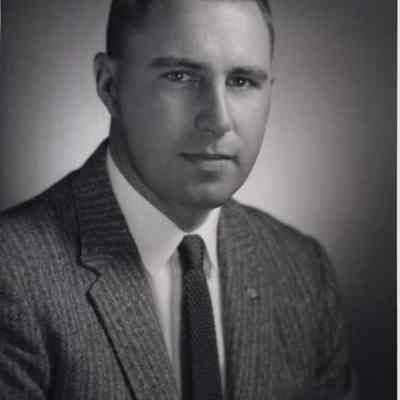 A photo view of Donald K. Harrington.