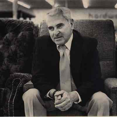 A photo view of Donald W. Hurlbut. 9/10/1981.