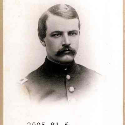 Photo portrait of an unidentified Civil War soldier.