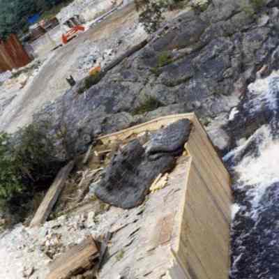 Dam construction on the Topsham side