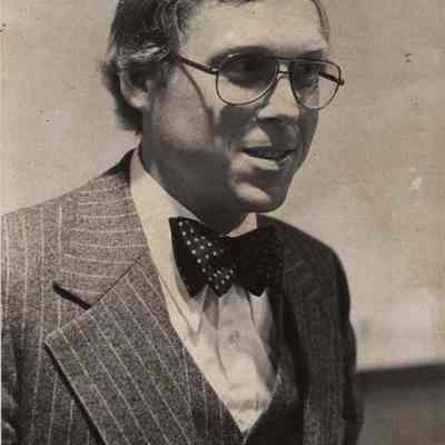 A photo view of Dr. David W. Schall. 3/25/1975.