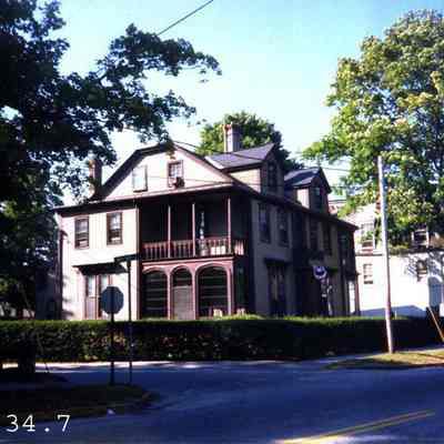 Photo of Chamberlain House.