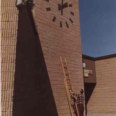A photo view of the Jordan Acres School. 4/1/1988.