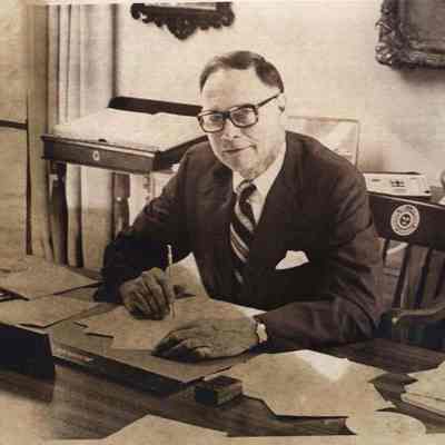 A photo view of A. LeRoy Greason.