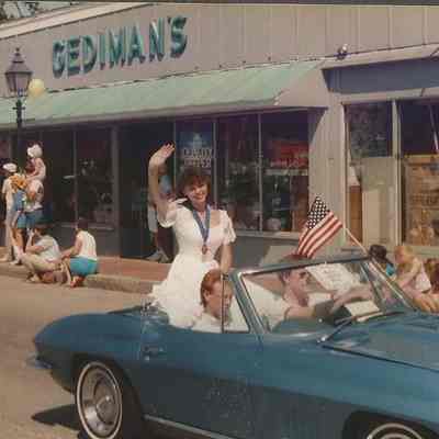 Jr. Miss representative Miss Deschense in the Bath parade.
