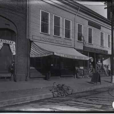 Brackett Block on Maine Street next to Knights of Pythias