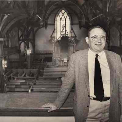 A photo view of the interior of the First Parish Church. 11/13/1992