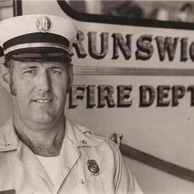 A photo view of Robert E. Ward.