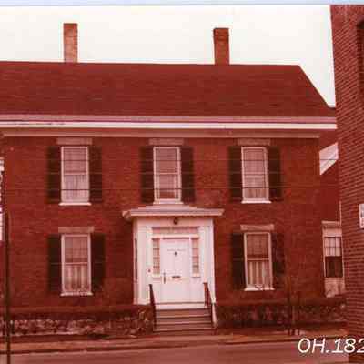 2 Lincoln Street