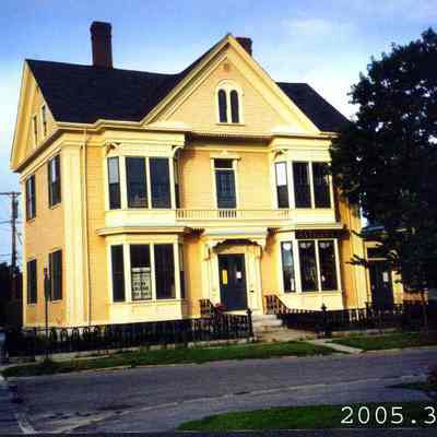 Full view of the Pumpkin House, 153 Park Row.
