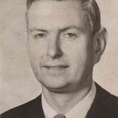 A photo view of Prof. Dana W. Mayo.