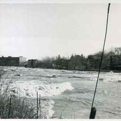 1987 Androscoggin River Flood, Mill Street from Topsham side