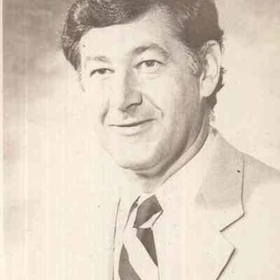 A photo view of William R. Mason.