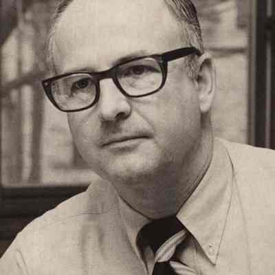 A photo view of Richard Morrell.