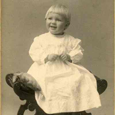 Miriam Stover Thomas