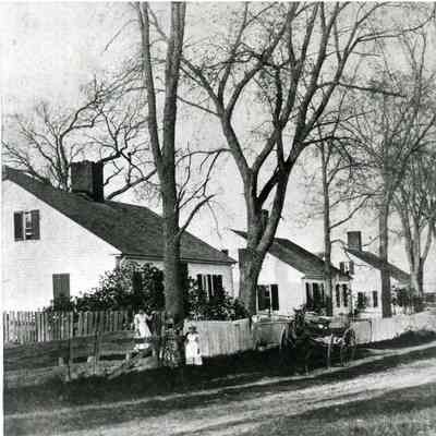 A photo of 3 houses on Summer St.