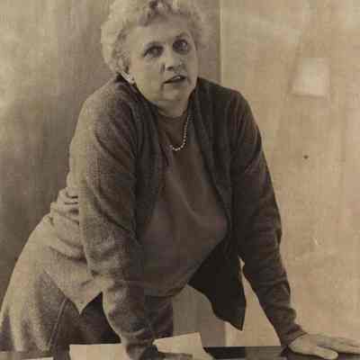 A photo view of Muriel Menzies. 5/12/1977.